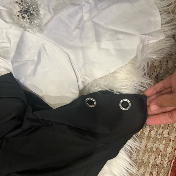 Spirit Halloween‎ ‘Sinful Sister’ - Picture 4 of 9